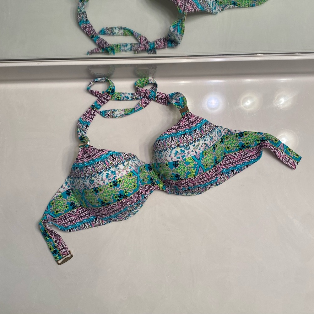 Victoria's Secret Bikini Top size 36DD
